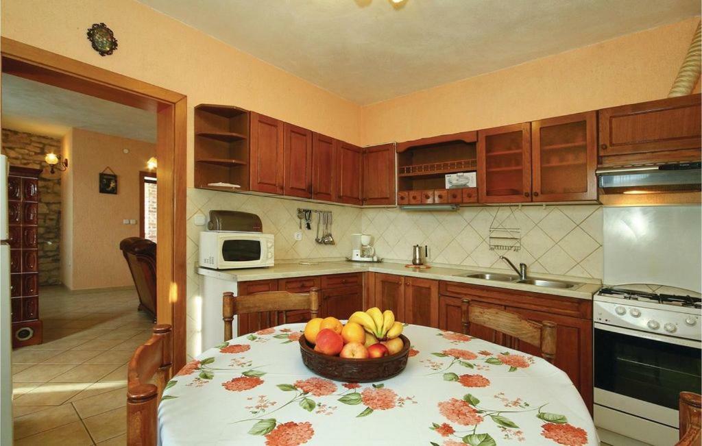 Mugeba 3 Bedroom Accommodation Poreč Exterior foto